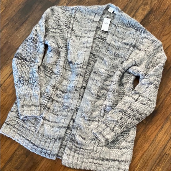 GAP Sweaters - NWT GAP Gray Chunky Cable Knit Open Front Cardigan